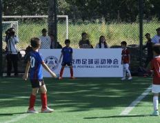 【华体网】 市级社会足球活动少年足球冠军联赛在聚加球场开赛
