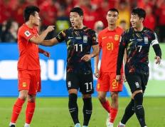 【华体网】早上6点！泰国队做出争议官宣：中国男足遭质疑，球迷骂声一片