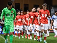 【华体网】正式确认！广州队收坏消息，中国足球遭打击，球迷吐槽声一片