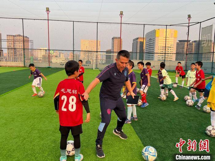 【华体网】专访莱万特国际培训总监：中国足球青训需要耐心和时间