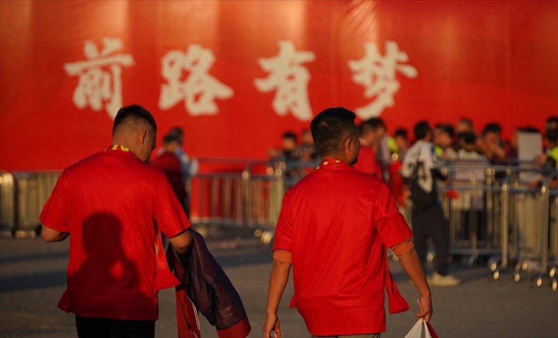 【华体网】我给中国男足找客观原因，为何中国男足连输阿曼香港？